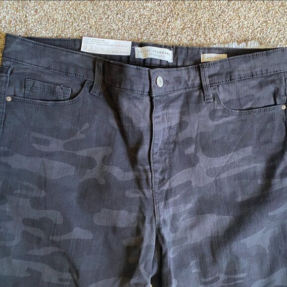 Social Standard by Sanctuary Jeans New Camo Mis Rise Ankle Skinny Womens Size 16 - Picture 3 of 11